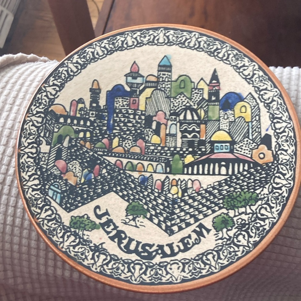 🕌🌍 Colorful Jerusalem Souvenir Plate – Bring the Holy City to Your Home! 🌍🕌